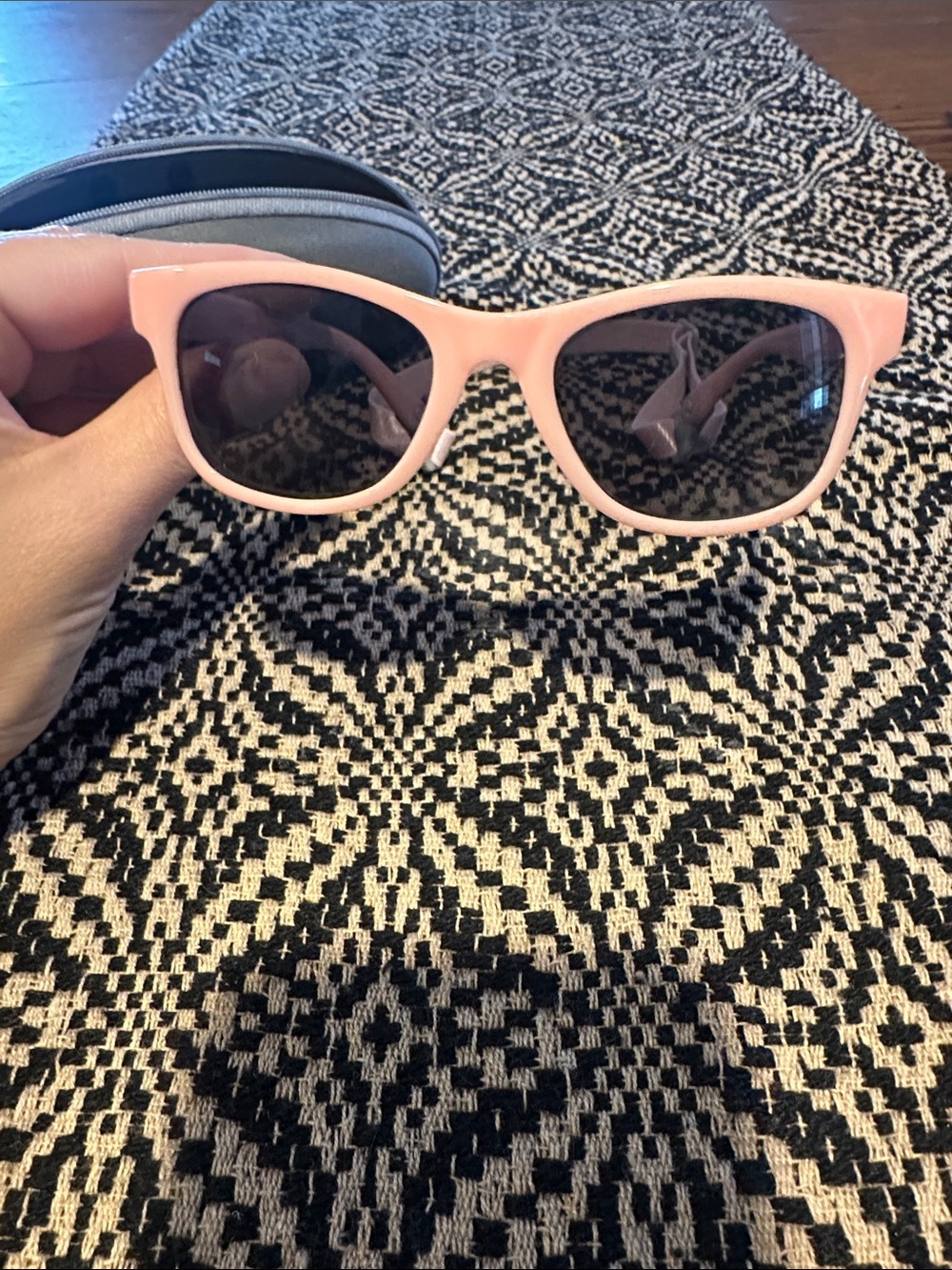 Baby girl sunglasses in light pink